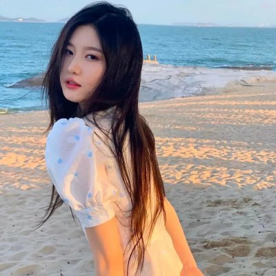 射向矮子的小球海报